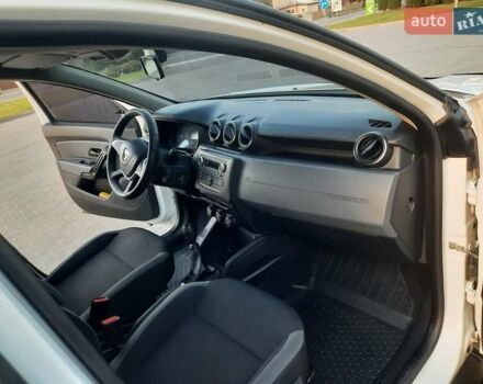 Белый Дачия Duster, объемом двигателя 1.46 л и пробегом 96 тыс. км за 13750 $, фото 7 на Automoto.ua