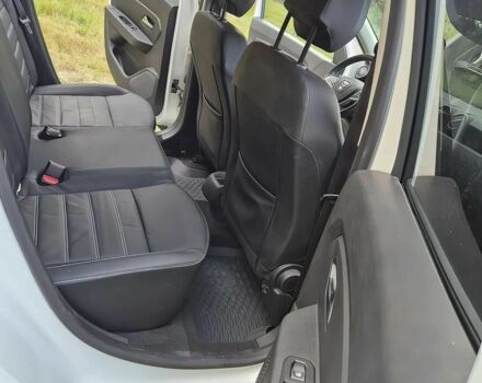 Белый Дачия Duster, объемом двигателя 1.6 л и пробегом 45 тыс. км за 7500 $, фото 10 на Automoto.ua