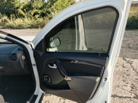 Білий Дачія Duster, об'ємом двигуна 1.5 л та пробігом 287 тис. км за 8031 $, фото 1 на Automoto.ua