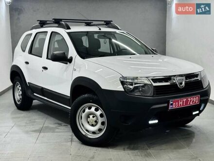 Белый Дачия Duster, объемом двигателя 1.6 л и пробегом 130 тыс. км за 8500 $, фото 1 на Automoto.ua