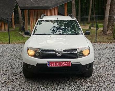 Белый Дачия Duster, объемом двигателя 1.6 л и пробегом 149 тыс. км за 7950 $, фото 1 на Automoto.ua