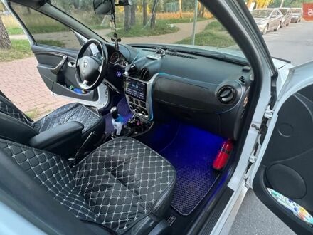 Белый Дачия Duster, объемом двигателя 1.5 л и пробегом 238 тыс. км за 8400 $, фото 1 на Automoto.ua