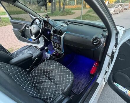 Белый Дачия Duster, объемом двигателя 1.5 л и пробегом 238 тыс. км за 8400 $, фото 1 на Automoto.ua