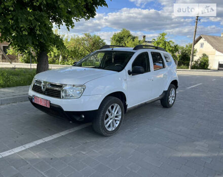 Белый Дачия Duster, объемом двигателя 1.6 л и пробегом 205 тыс. км за 8700 $, фото 1 на Automoto.ua