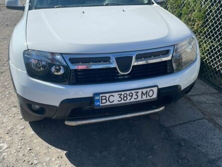 Белый Дачия Duster, объемом двигателя 1.5 л и пробегом 200 тыс. км за 10800 $, фото 1 на Automoto.ua