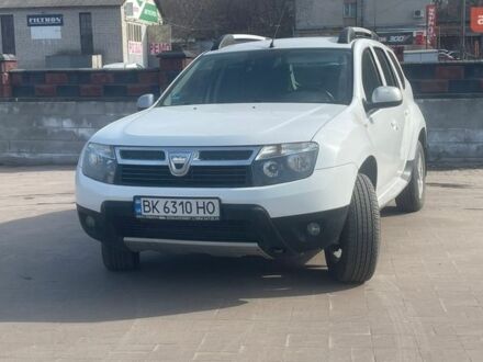 Белый Дачия Duster, объемом двигателя 1.46 л и пробегом 275 тыс. км за 9200 $, фото 1 на Automoto.ua
