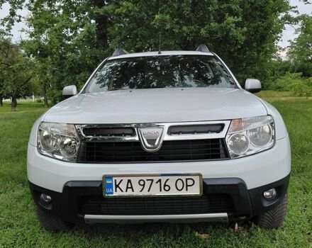 Белый Дачия Duster, объемом двигателя 1.46 л и пробегом 233 тыс. км за 9800 $, фото 1 на Automoto.ua