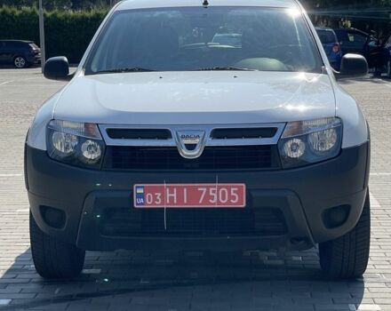 Белый Дачия Duster, объемом двигателя 1.6 л и пробегом 235 тыс. км за 8200 $, фото 1 на Automoto.ua