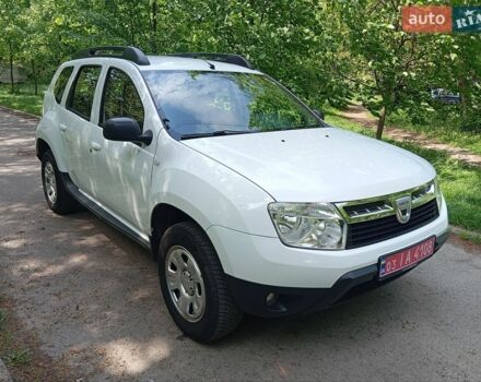 Белый Дачия Duster, объемом двигателя 1.6 л и пробегом 196 тыс. км за 8900 $, фото 1 на Automoto.ua