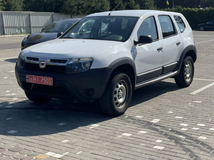 Дачия Duster 2011 в Луцке на Automoto.ua Белый Дачия Duster, объемом двигателя 1.6 л и пробегом 235 тыс. км за 7700 $, фото 1 на Automoto.ua