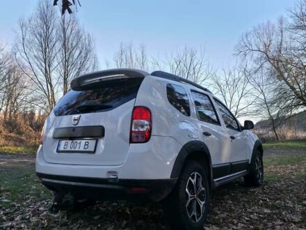 Белый Дачия Duster, объемом двигателя 1.46 л и пробегом 227 тыс. км за 10700 $, фото 1 на Automoto.ua