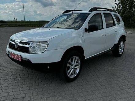 Дачия Duster 2011 в Радивилове на Automoto.ua Белый Дачия Duster, объемом двигателя 1.6 л и пробегом 206 тыс. км за 7350 $, фото 1 на Automoto.ua