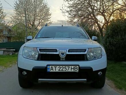 Белый Дачия Duster, объемом двигателя 1.46 л и пробегом 255 тыс. км за 8400 $, фото 1 на Automoto.ua
