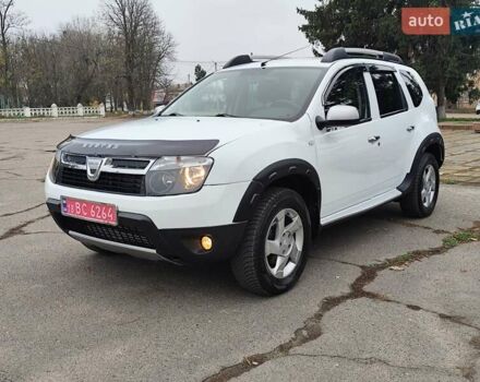 Белый Дачия Duster, объемом двигателя 1.5 л и пробегом 168 тыс. км за 10700 $, фото 1 на Automoto.ua