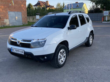 Белый Дачия Duster, объемом двигателя 1.46 л и пробегом 263 тыс. км за 9200 $, фото 1 на Automoto.ua