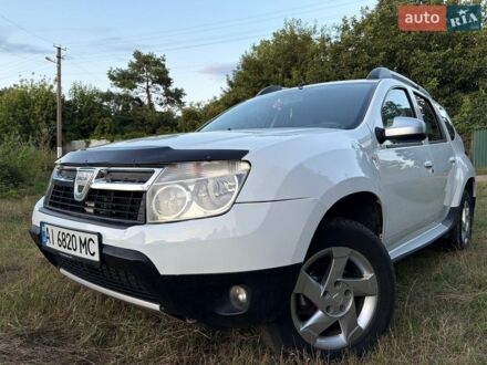 Белый Дачия Duster, объемом двигателя 1.6 л и пробегом 200 тыс. км за 7500 $, фото 1 на Automoto.ua