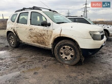Белый Дачия Duster, объемом двигателя 1.6 л и пробегом 261 тыс. км за 6000 $, фото 1 на Automoto.ua