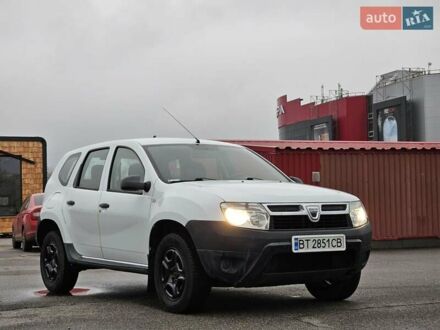 Белый Дачия Duster, объемом двигателя 1.6 л и пробегом 122 тыс. км за 8300 $, фото 1 на Automoto.ua