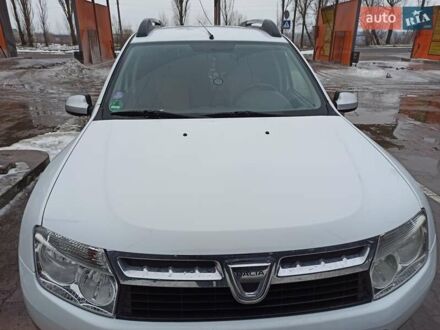 Белый Дачия Duster, объемом двигателя 1.6 л и пробегом 223 тыс. км за 10500 $, фото 1 на Automoto.ua