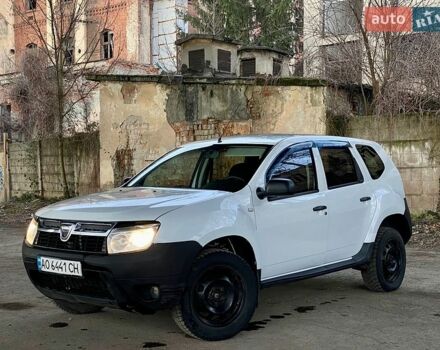 Белый Дачия Duster, объемом двигателя 1.6 л и пробегом 250 тыс. км за 5350 $, фото 1 на Automoto.ua