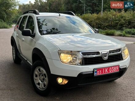 Белый Дачия Duster, объемом двигателя 1.6 л и пробегом 220 тыс. км за 7850 $, фото 1 на Automoto.ua
