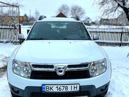 Белый Дачия Duster, объемом двигателя 1.6 л и пробегом 210 тыс. км за 8700 $, фото 1 на Automoto.ua