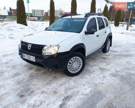 Белый Дачия Duster, объемом двигателя 1.6 л и пробегом 223 тыс. км за 6450 $, фото 1 на Automoto.ua