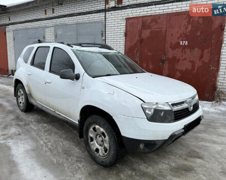 Белый Дачия Duster, объемом двигателя 1.5 л и пробегом 300 тыс. км за 5300 $, фото 1 на Automoto.ua