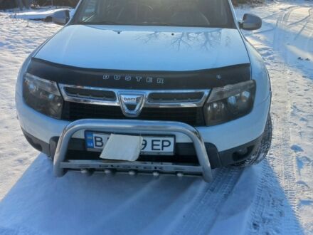 Белый Дачия Duster, объемом двигателя 0 л и пробегом 220 тыс. км за 10000 $, фото 1 на Automoto.ua
