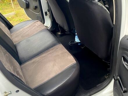 Белый Дачия Duster, объемом двигателя 1.5 л и пробегом 14000 тыс. км за 9999 $, фото 1 на Automoto.ua