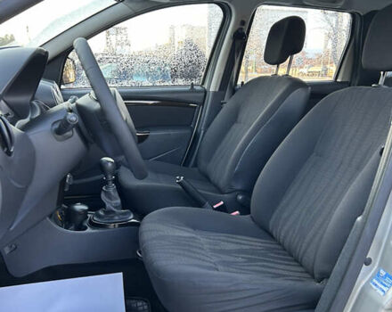 Бежевый Дачия Duster, объемом двигателя 1.5 л и пробегом 211 тыс. км за 8900 $, фото 6 на Automoto.ua