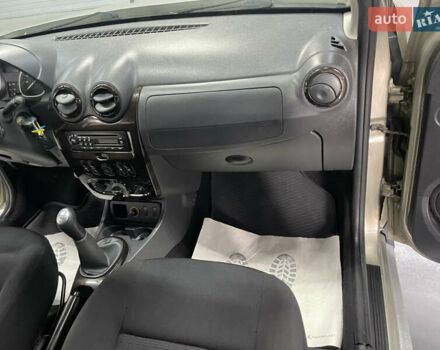 Дачія Duster 2011 у Стрые на Automoto.ua Бежевий Дачія Duster, об'ємом двигуна 1.5 л та пробігом 198 тис. км за 8950 $, фото 44 на Automoto.ua