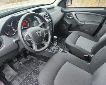 Черный Дачия Duster, объемом двигателя 1.2 л и пробегом 162 тыс. км за 9999 $, фото 5 на Automoto.ua