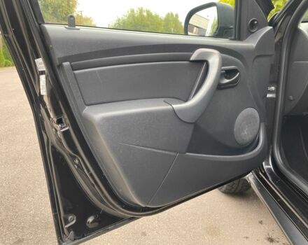 Черный Дачия Duster, объемом двигателя 1.6 л и пробегом 230 тыс. км за 7999 $, фото 5 на Automoto.ua