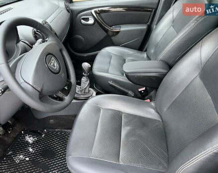 Черный Дачия Duster, объемом двигателя 1.5 л и пробегом 180 тыс. км за 9300 $, фото 7 на Automoto.ua