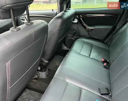 Черный Дачия Duster, объемом двигателя 1.5 л и пробегом 200 тыс. км за 8800 $, фото 7 на Automoto.ua