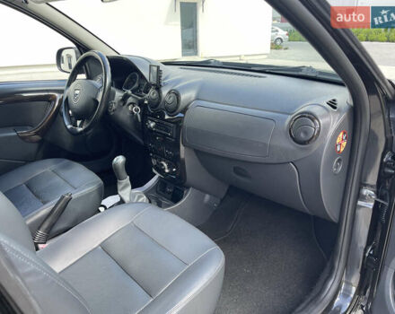 Черный Дачия Duster, объемом двигателя 1.6 л и пробегом 165 тыс. км за 8600 $, фото 27 на Automoto.ua