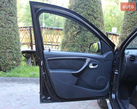 Черный Дачия Duster, объемом двигателя 1.6 л и пробегом 189 тыс. км за 8890 $, фото 44 на Automoto.ua