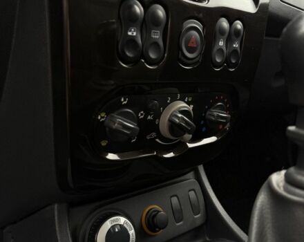 Чорний Дачія Duster, об'ємом двигуна 1.5 л та пробігом 217 тис. км за 8000 $, фото 6 на Automoto.ua