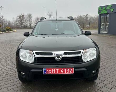Черный Дачия Duster, объемом двигателя 1.6 л и пробегом 250 тыс. км за 8000 $, фото 1 на Automoto.ua