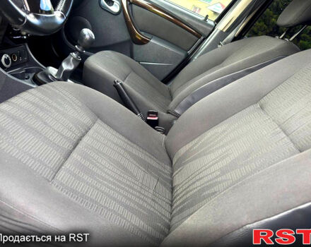 Черный Дачия Duster, объемом двигателя 1.6 л и пробегом 189 тыс. км за 8350 $, фото 7 на Automoto.ua