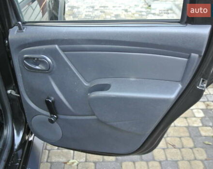 Черный Дачия Duster, объемом двигателя 1.6 л и пробегом 137 тыс. км за 9500 $, фото 18 на Automoto.ua