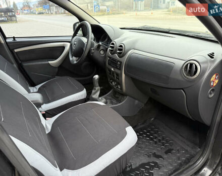 Чорний Дачія Duster, об'ємом двигуна 1.6 л та пробігом 175 тис. км за 7900 $, фото 12 на Automoto.ua