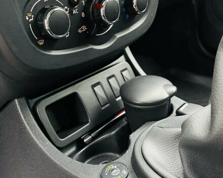 Черный Дачия Duster, объемом двигателя 1.6 л и пробегом 167 тыс. км за 12399 $, фото 14 на Automoto.ua