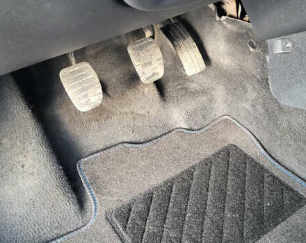 Черный Дачия Duster, объемом двигателя 1.2 л и пробегом 120 тыс. км за 9900 $, фото 13 на Automoto.ua