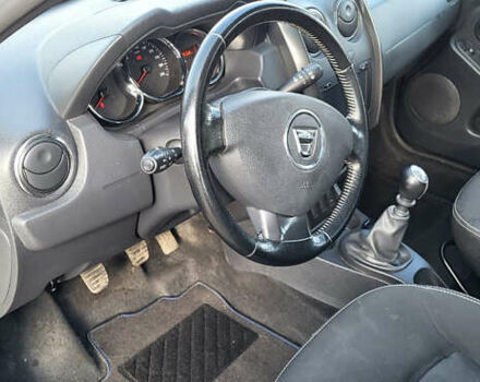 Черный Дачия Duster, объемом двигателя 1.2 л и пробегом 120 тыс. км за 9900 $, фото 12 на Automoto.ua
