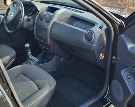 Черный Дачия Duster, объемом двигателя 1.2 л и пробегом 120 тыс. км за 9900 $, фото 11 на Automoto.ua