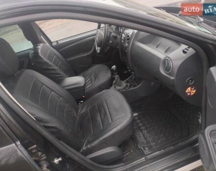 Черный Дачия Duster, объемом двигателя 1.5 л и пробегом 215 тыс. км за 10300 $, фото 1 на Automoto.ua
