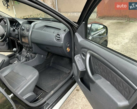 Чорний Дачія Duster, об'ємом двигуна 1.5 л та пробігом 83 тис. км за 11800 $, фото 16 на Automoto.ua