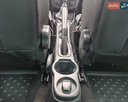 Чорний Дачія Duster, об'ємом двигуна 1.6 л та пробігом 71 тис. км за 11750 $, фото 26 на Automoto.ua